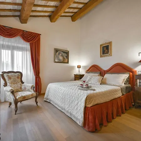 La Loggia Villa *